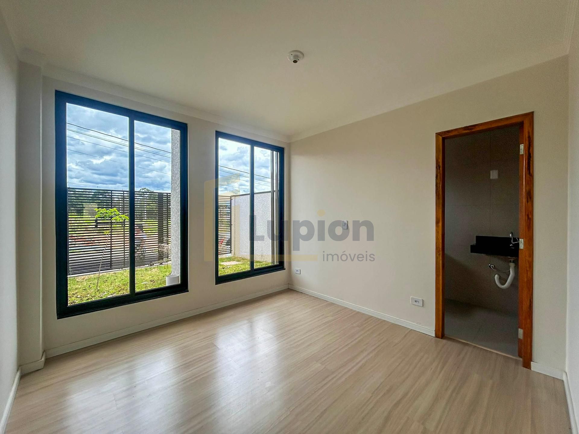 Casa 3 Quartos com Suíte e Área Gourmet no Bairro Eucaliptos