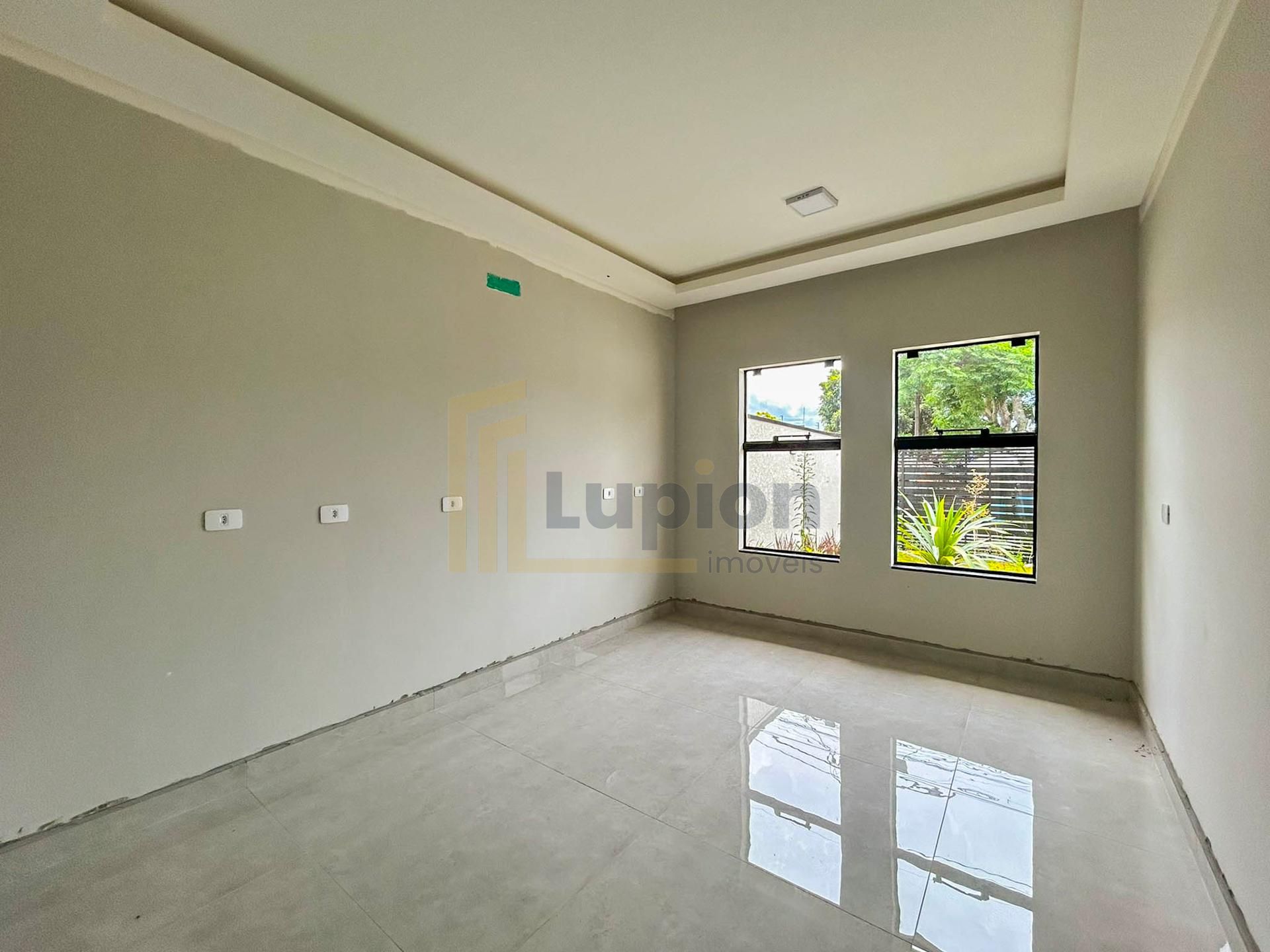 Casa 3 Quartos com Suíte, Área Gourmet e Amplo Terreno - Fazen...