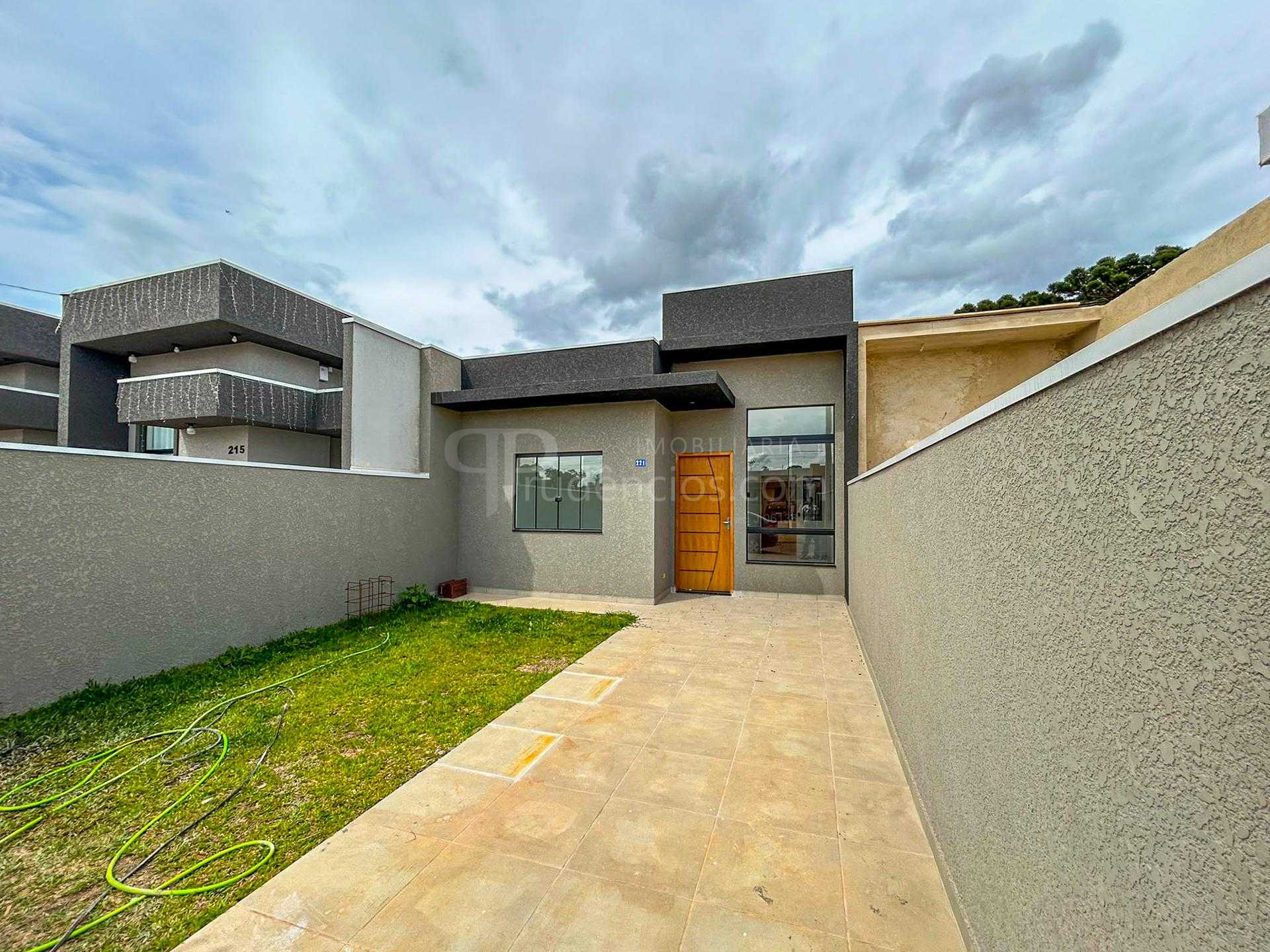 Casa 2 Quartos com Pé Direito Alto e Churrasqueira no Bairro N...