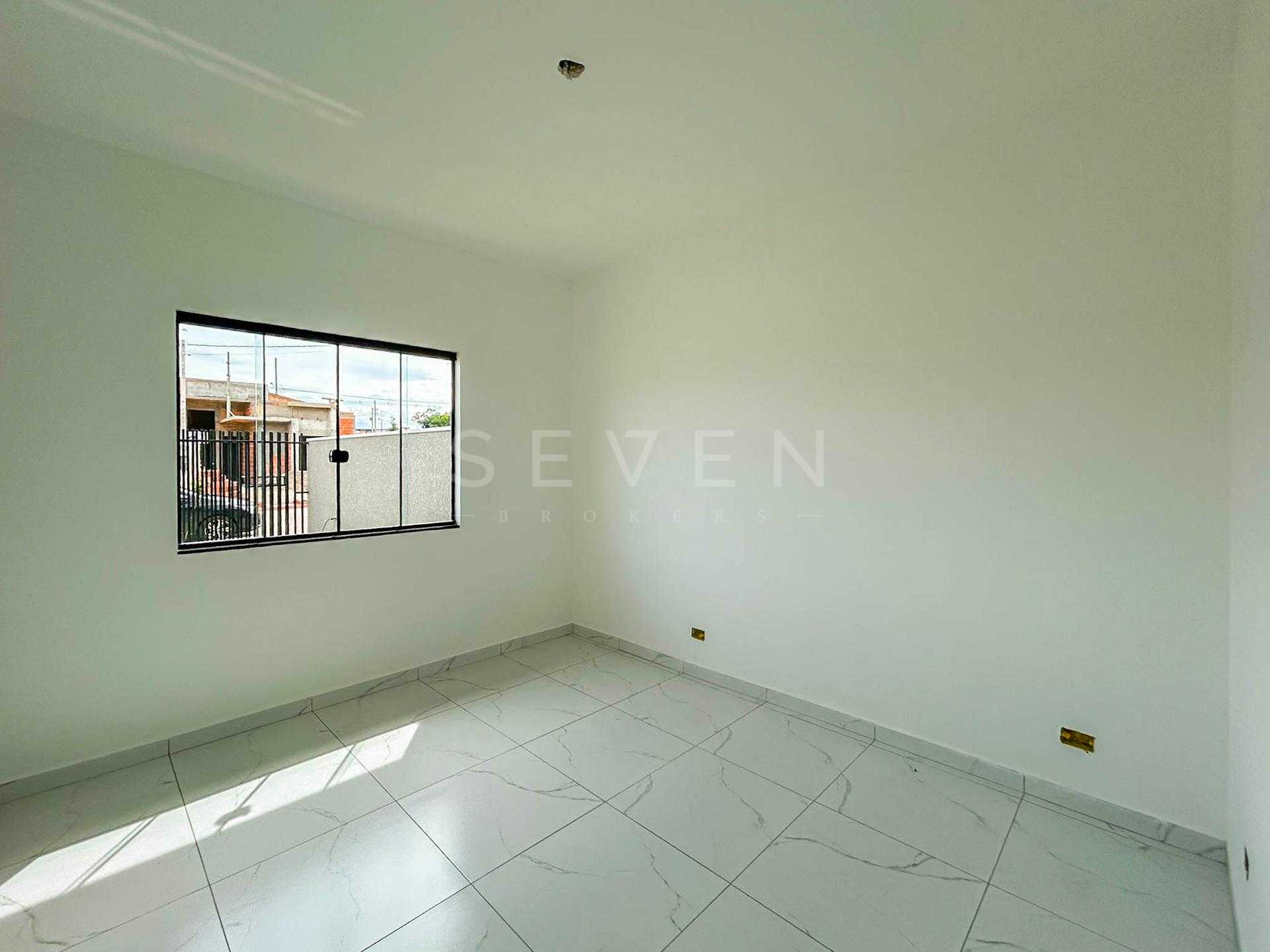 Casa 2 Quartos com Pé Direito Alto e Churrasqueira no Bairro N...