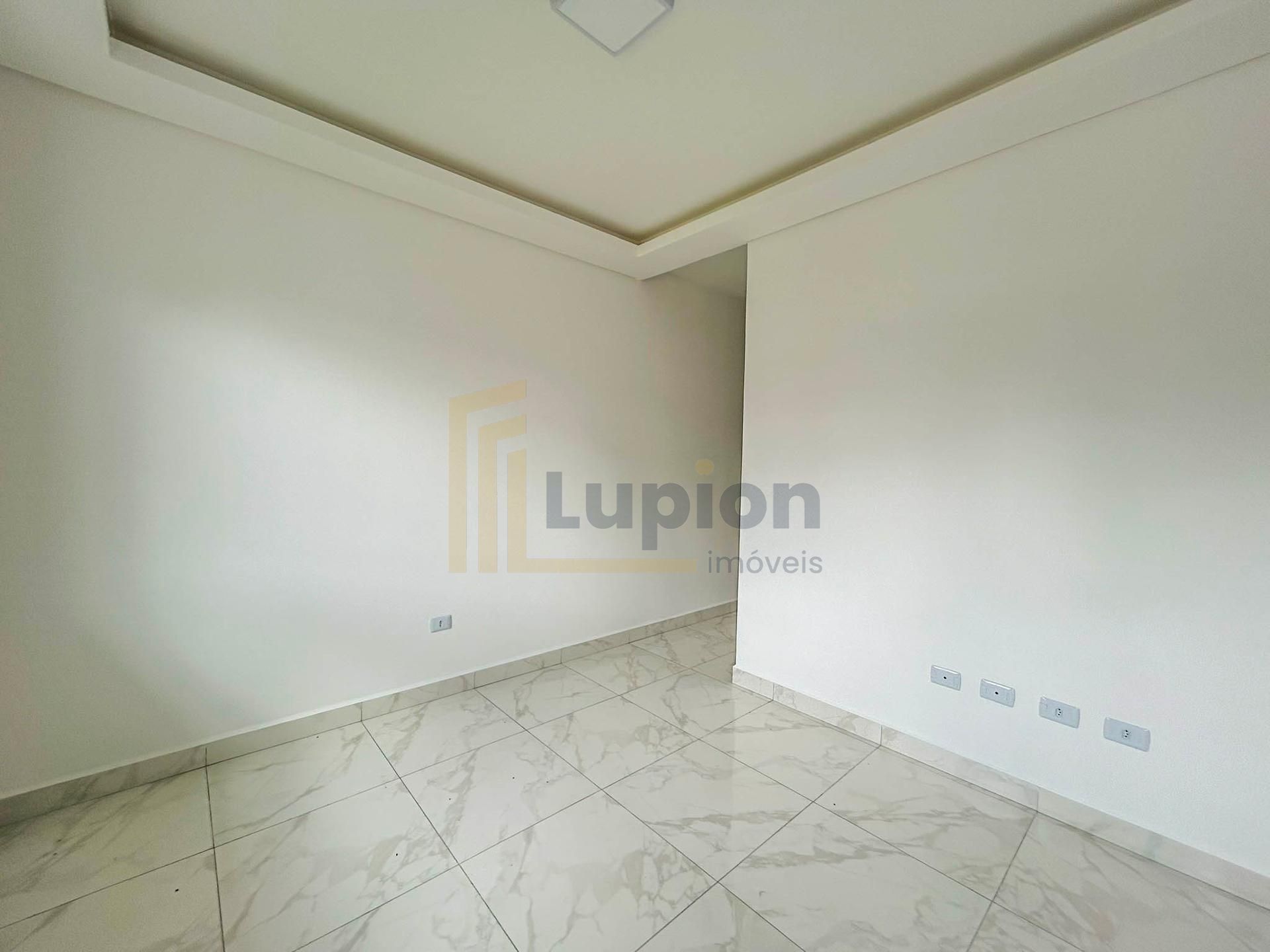 Casa 3 Quartos com Amplo Terreno no Bairro Nações - Fazenda Ri...