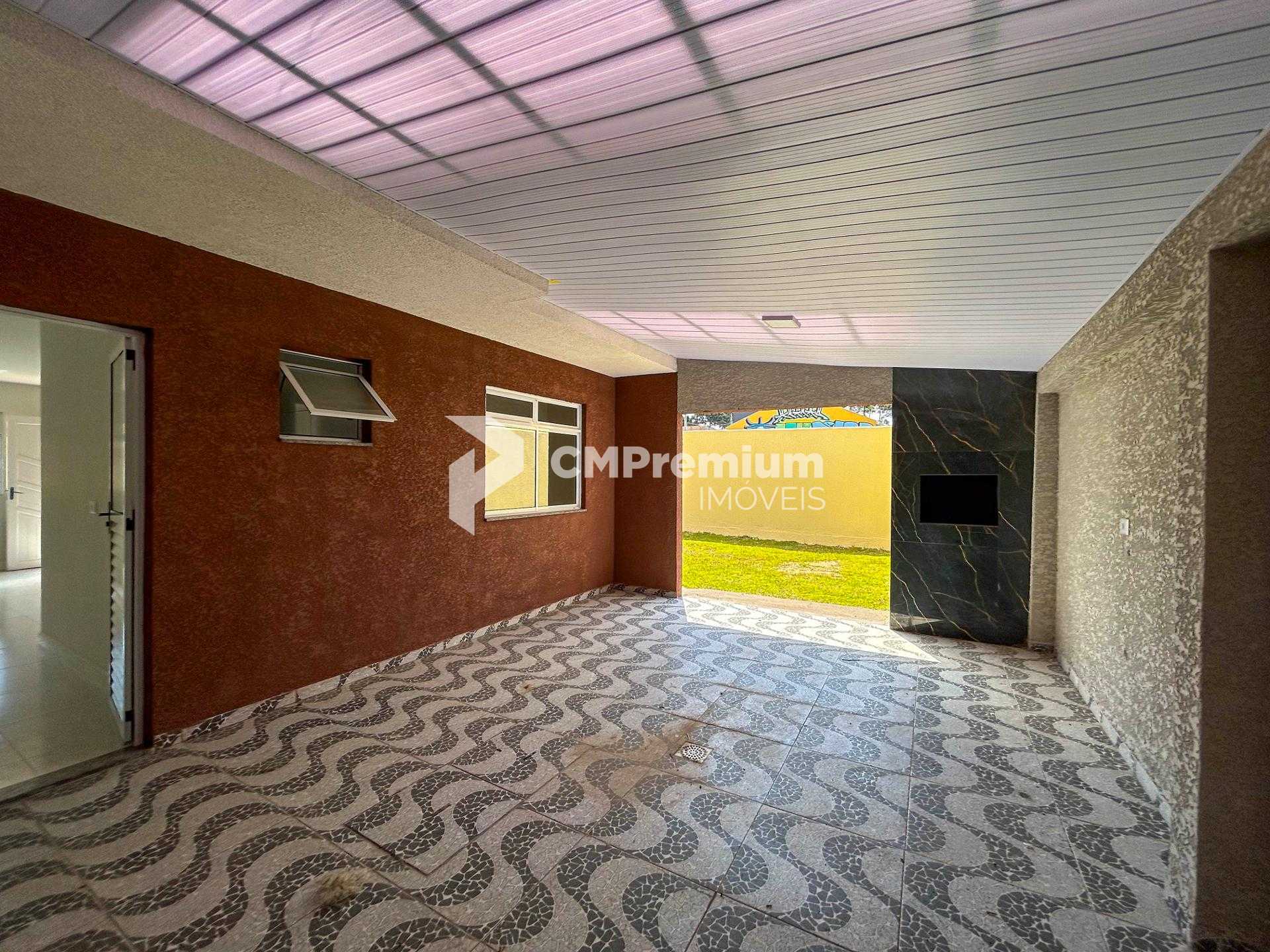 Casa de Esquina com Área Gourmet e Amplo Terreno no Bairro Est...