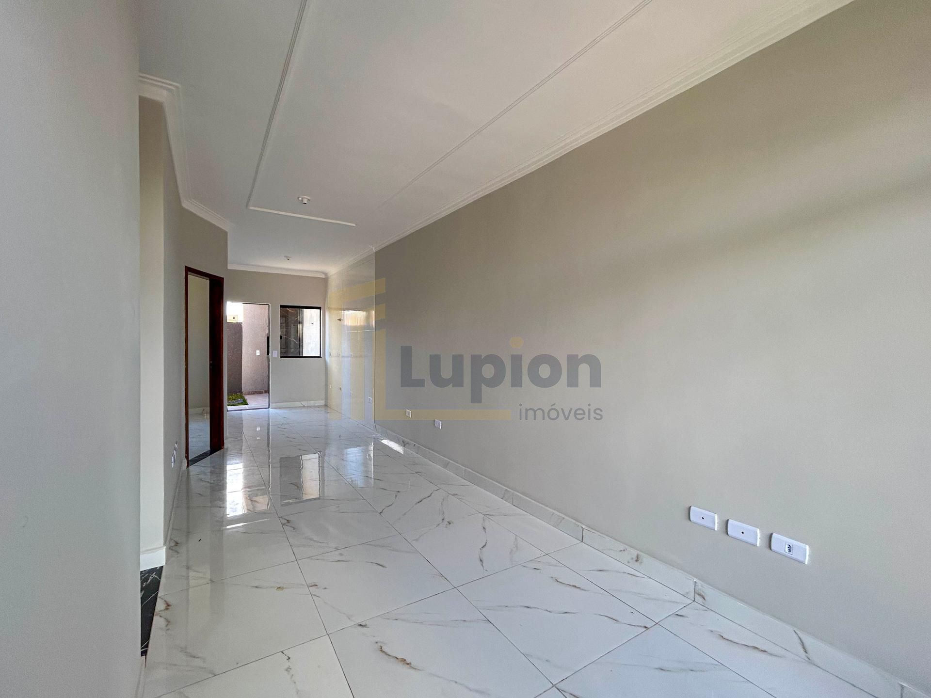 Casa 3 Quartos com Churrasqueira no Bairro Nações - Fazenda ri...