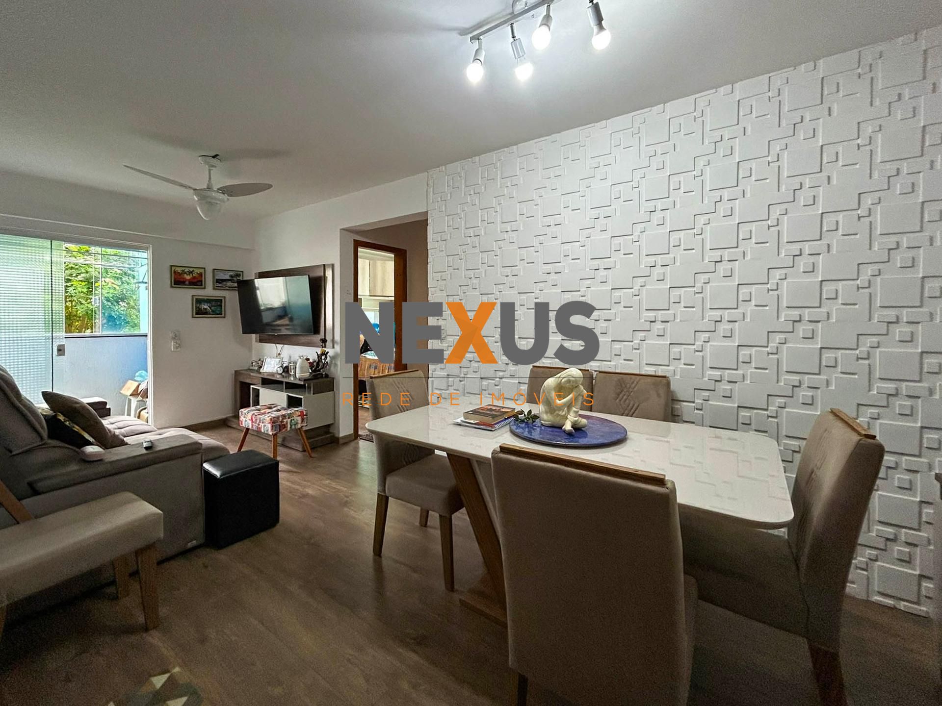 Apartamento Semi Mobiliado com 2 Quartos e Sacada com Churrasq...