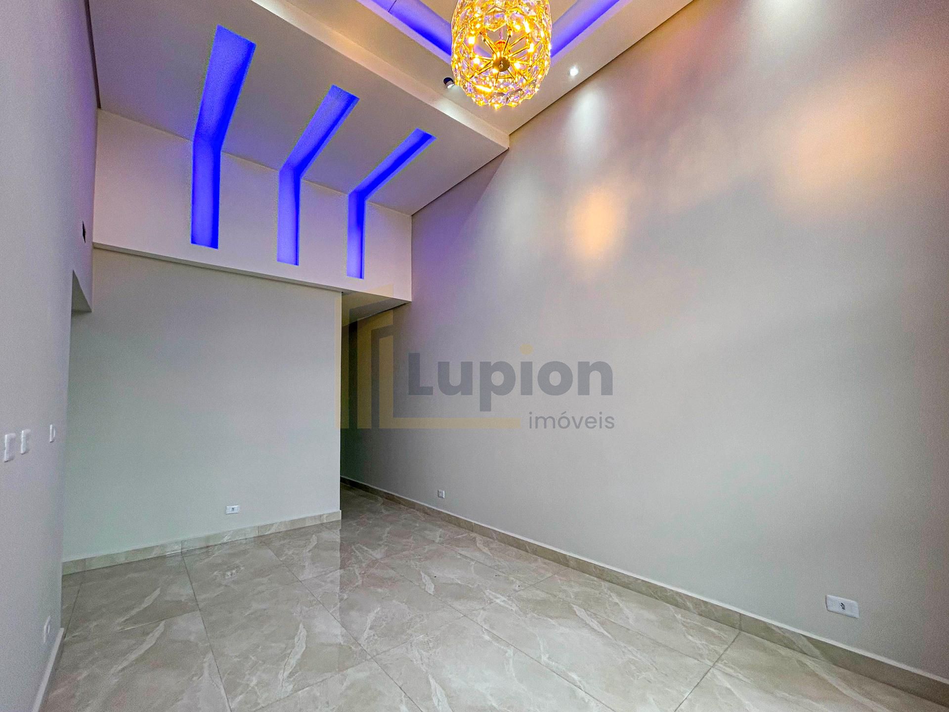 Casa Alto Padrão com Suíte, Piscina e Área Gourmet no Nações