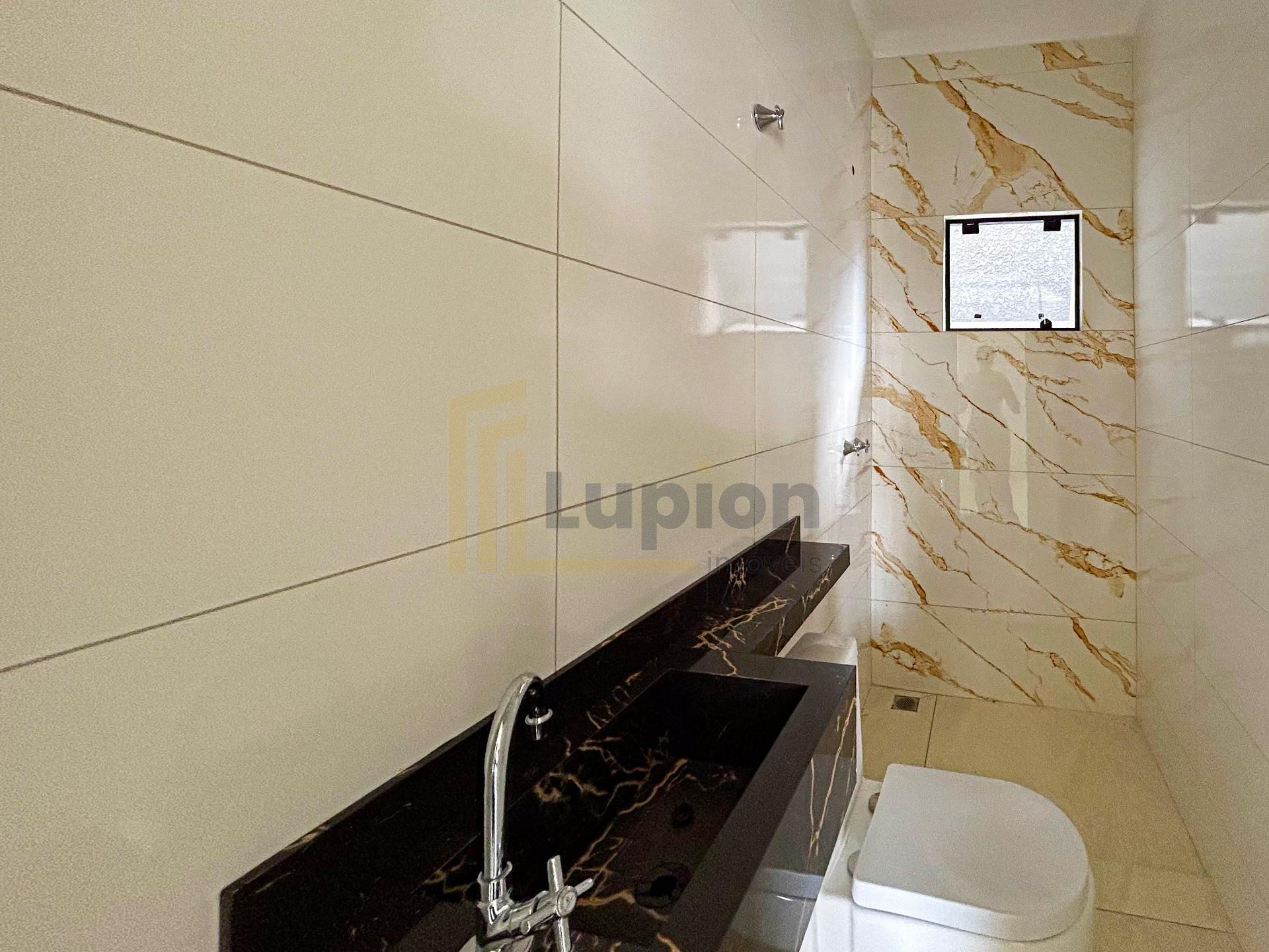 Sobrado 3 quartos com suite no Centro de Fazenda Rio Grande