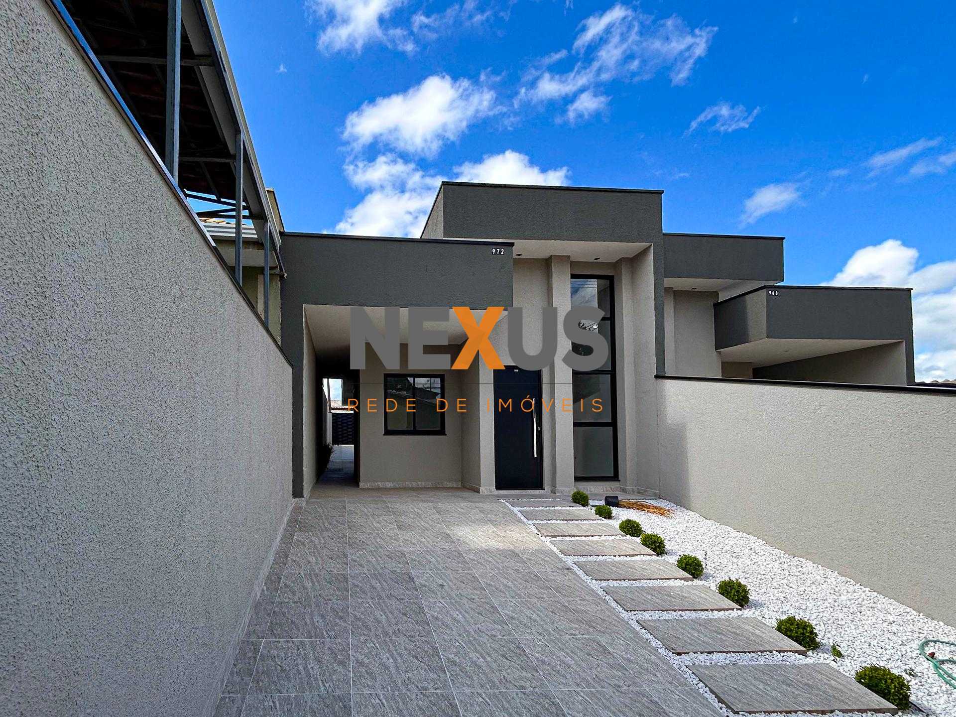 Casa 3 Quartos com Suíte, Área Gourmet e Pé Direito Alto - Faz...