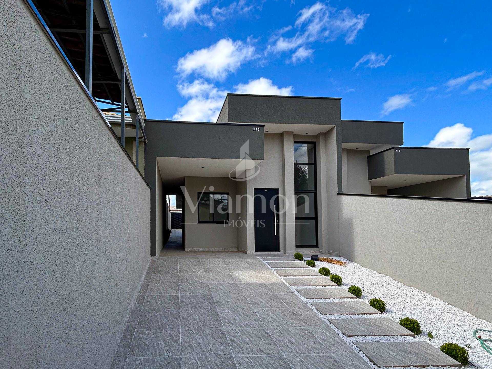 Casa 3 Quartos com Suíte, Área Gourmet e Pé Direito Alto - Faz...