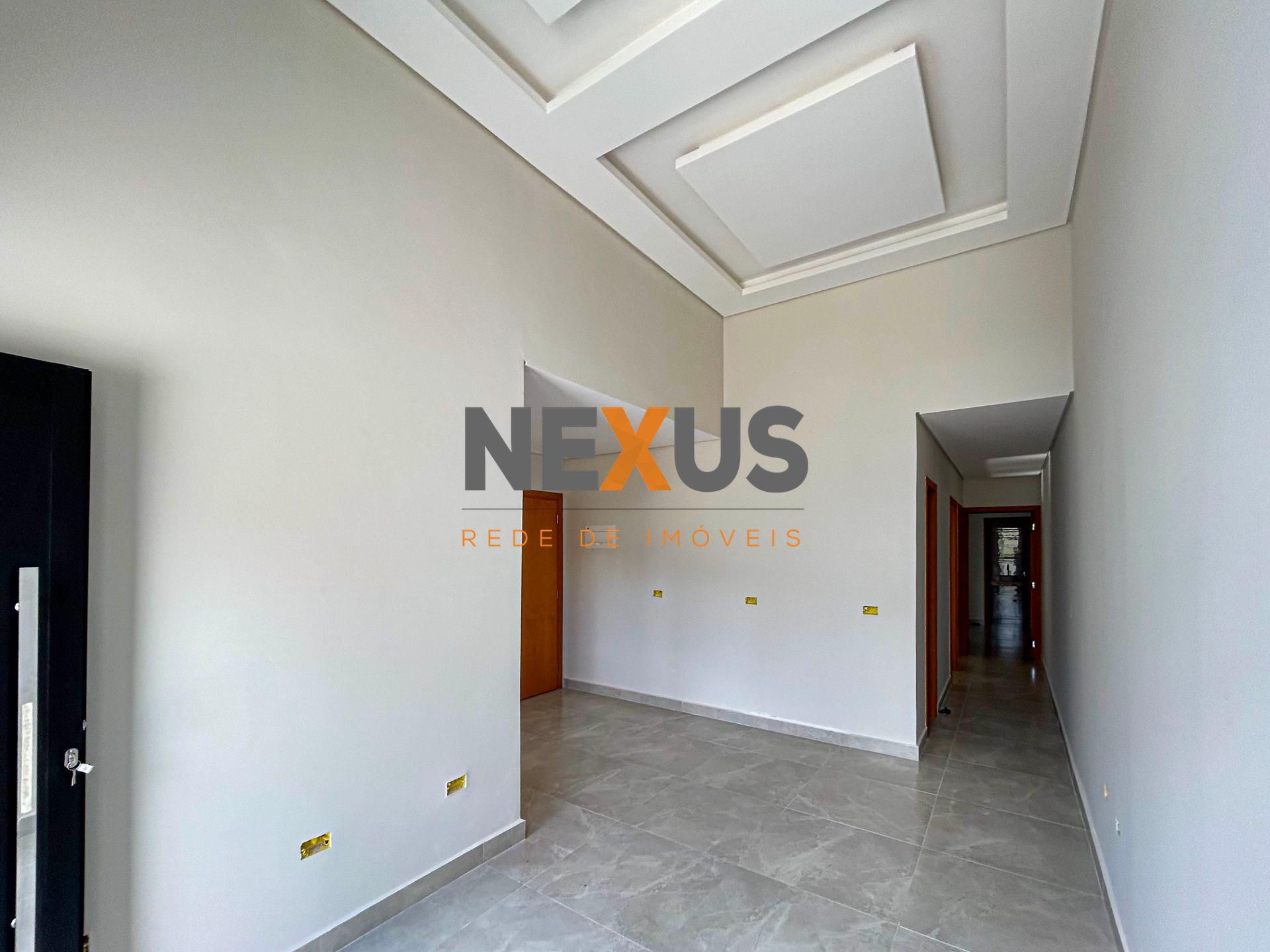 Casa 3 Quartos com Suíte, Área Gourmet e Pé Direito Alto - Faz...