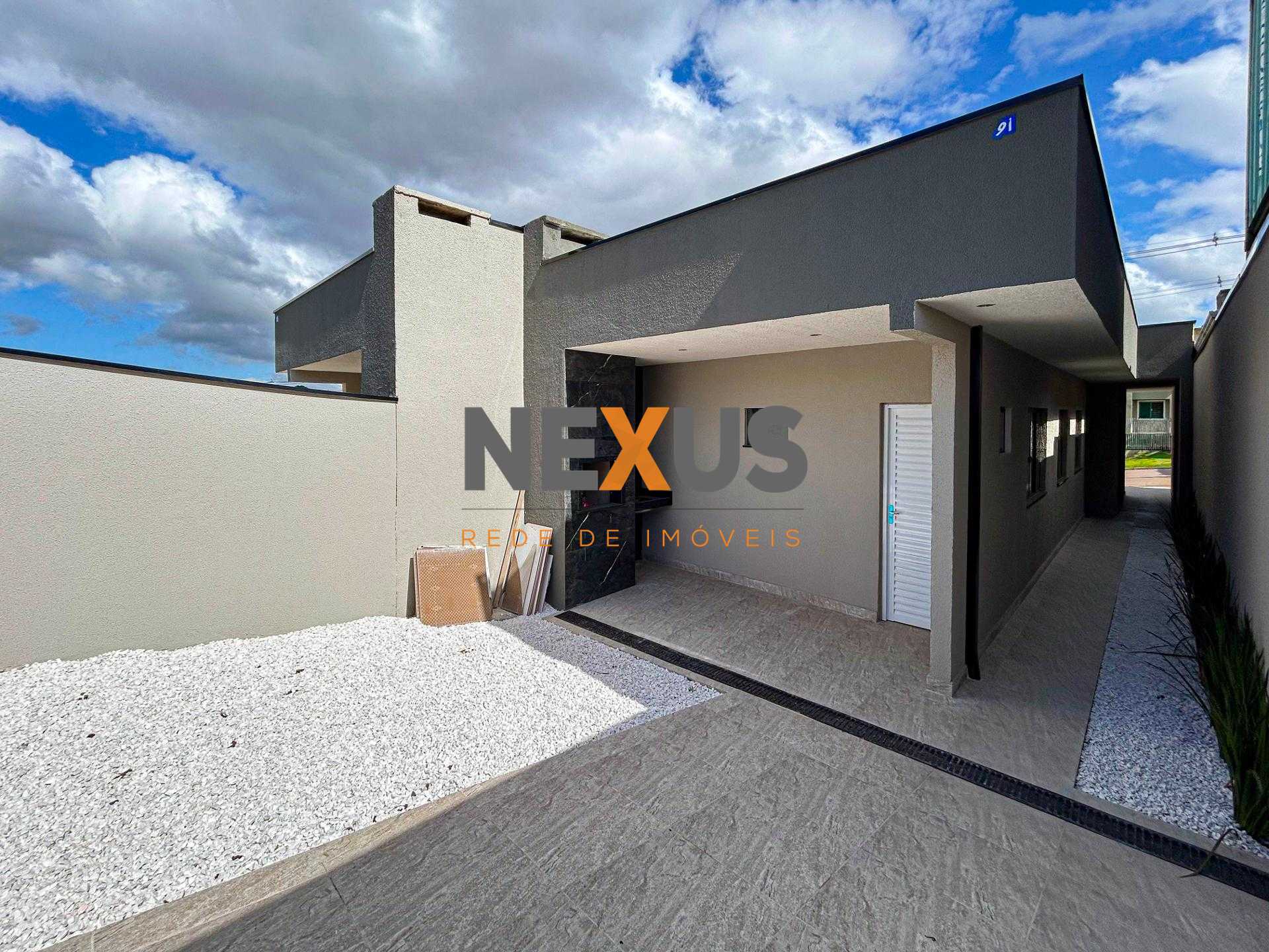 Casa 3 Quartos com Suíte, Área Gourmet e Pé Direito Alto - Faz...