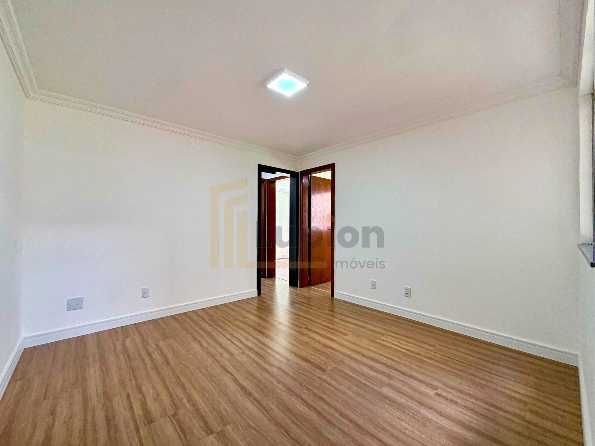 Apartamento Térreo com 2 Quartos e Vaga Demarcada em São José ...