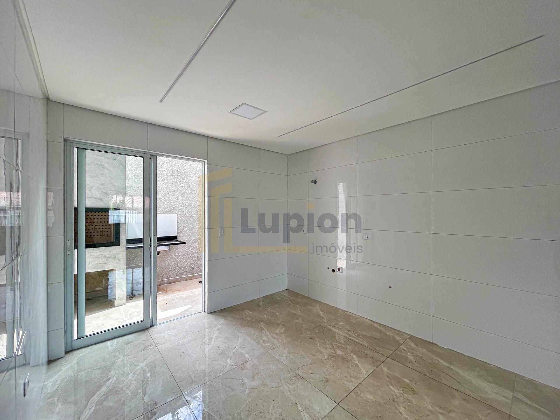 Sobrado com 3 Quartos,Área Gourmet no Bairro Estados em Fazend...