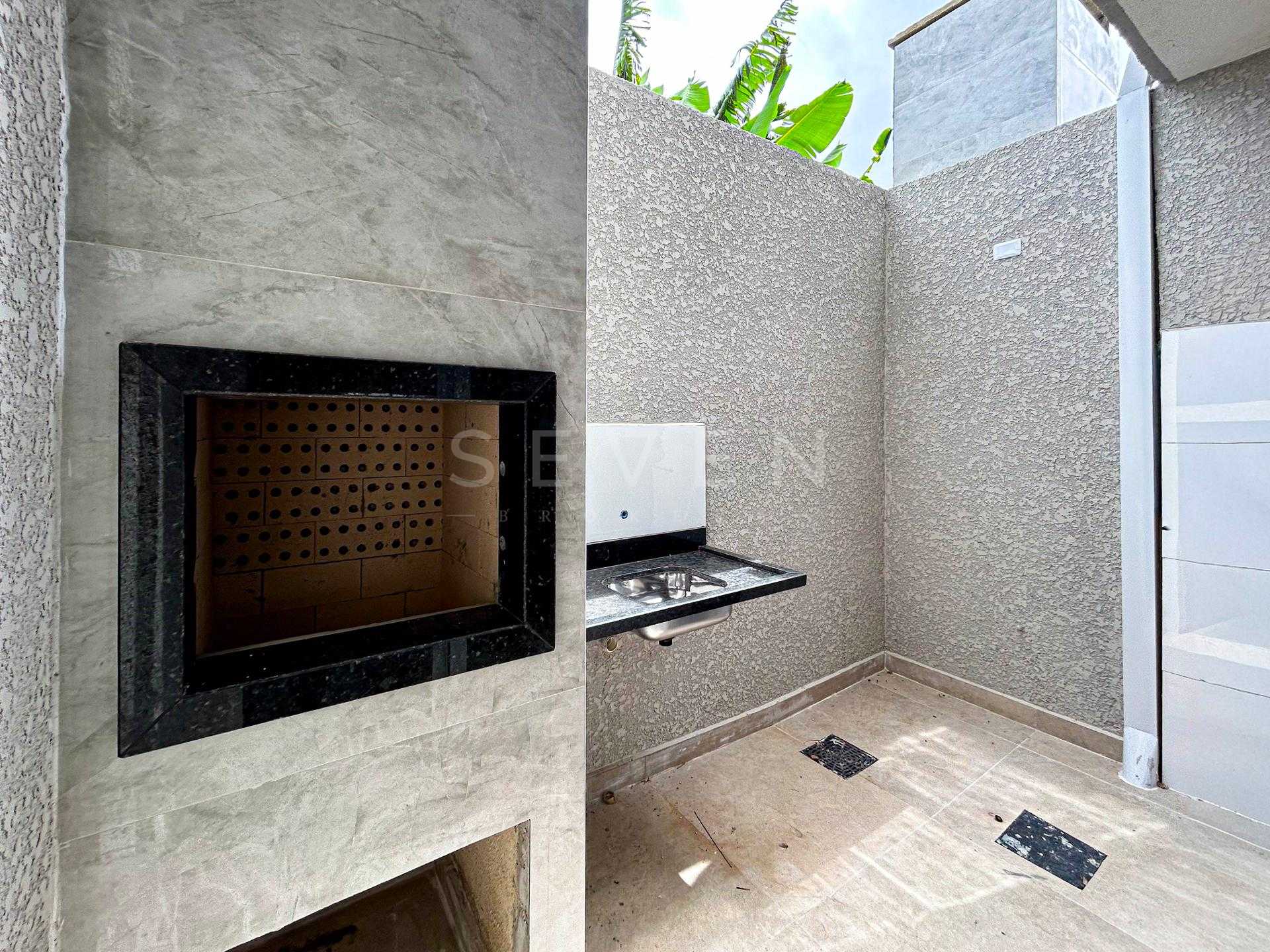 Sobrado com 3 Quartos,Área Gourmet no Bairro Estados em Fazend...