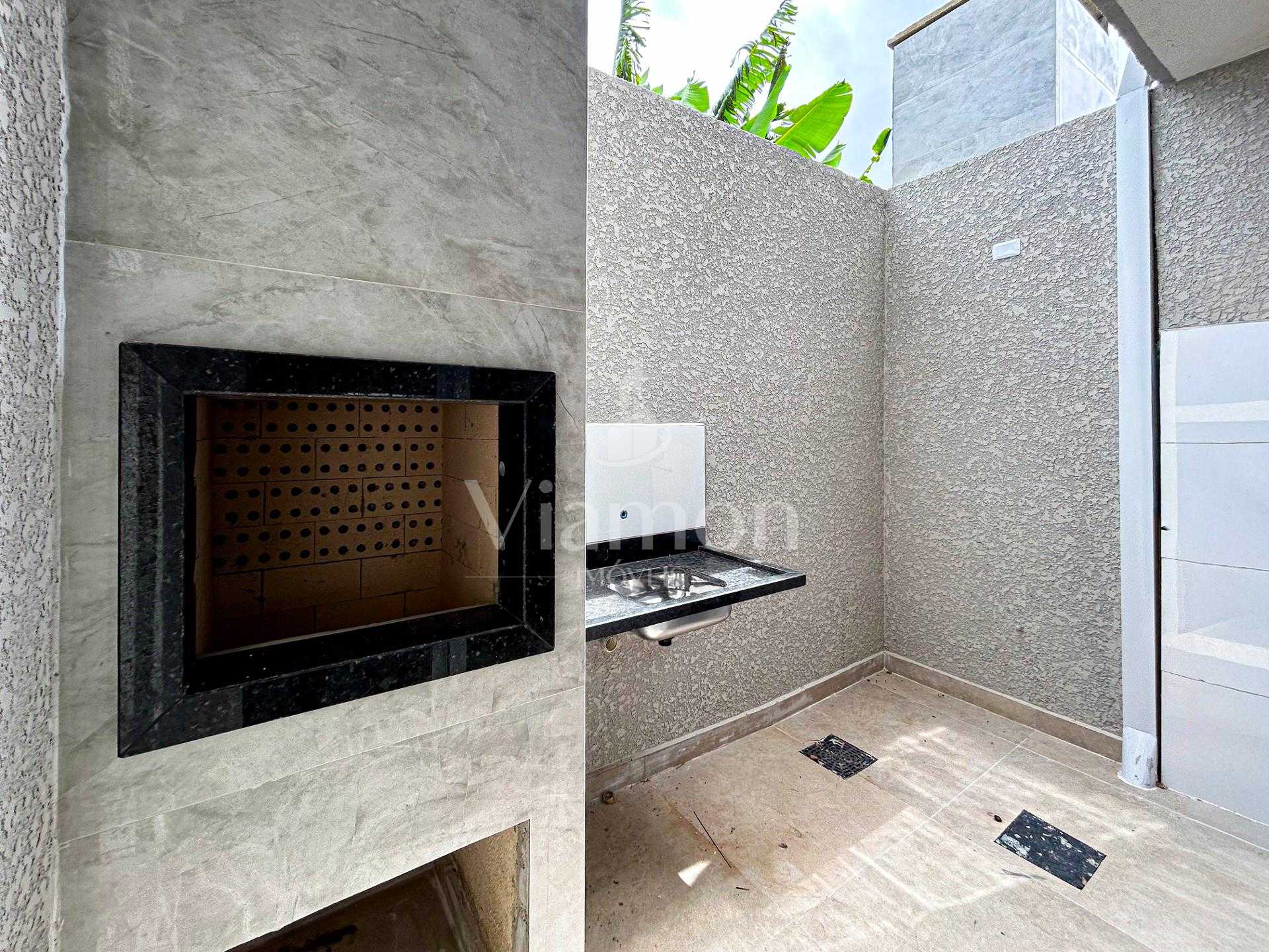 Sobrado com 3 Quartos,Área Gourmet no Bairro Estados em Fazend...