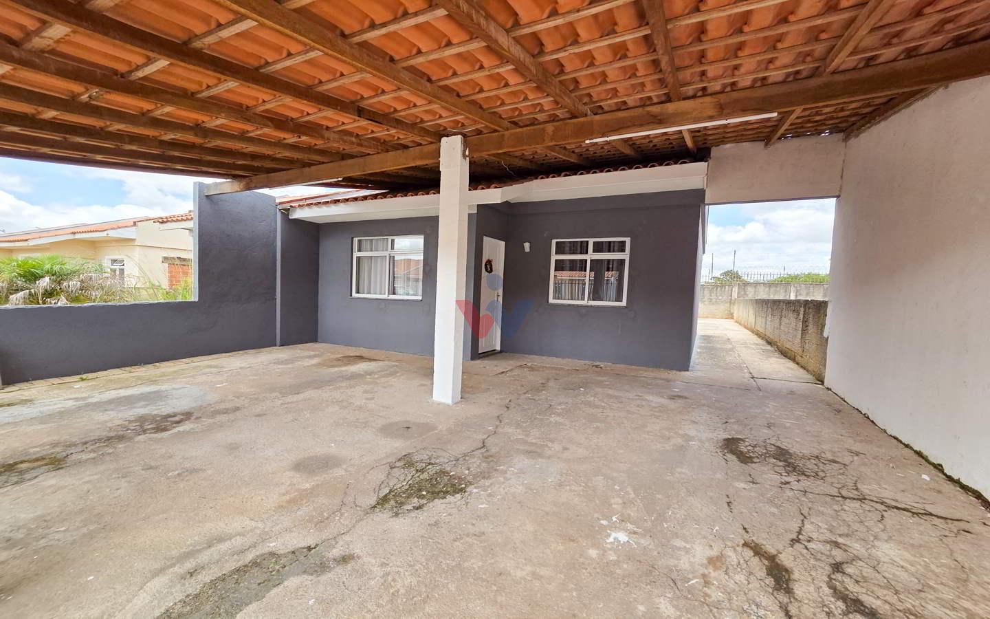 Casa em Condomínio com 2 Quartos e Amplo Terreno  Fazenda Rio...