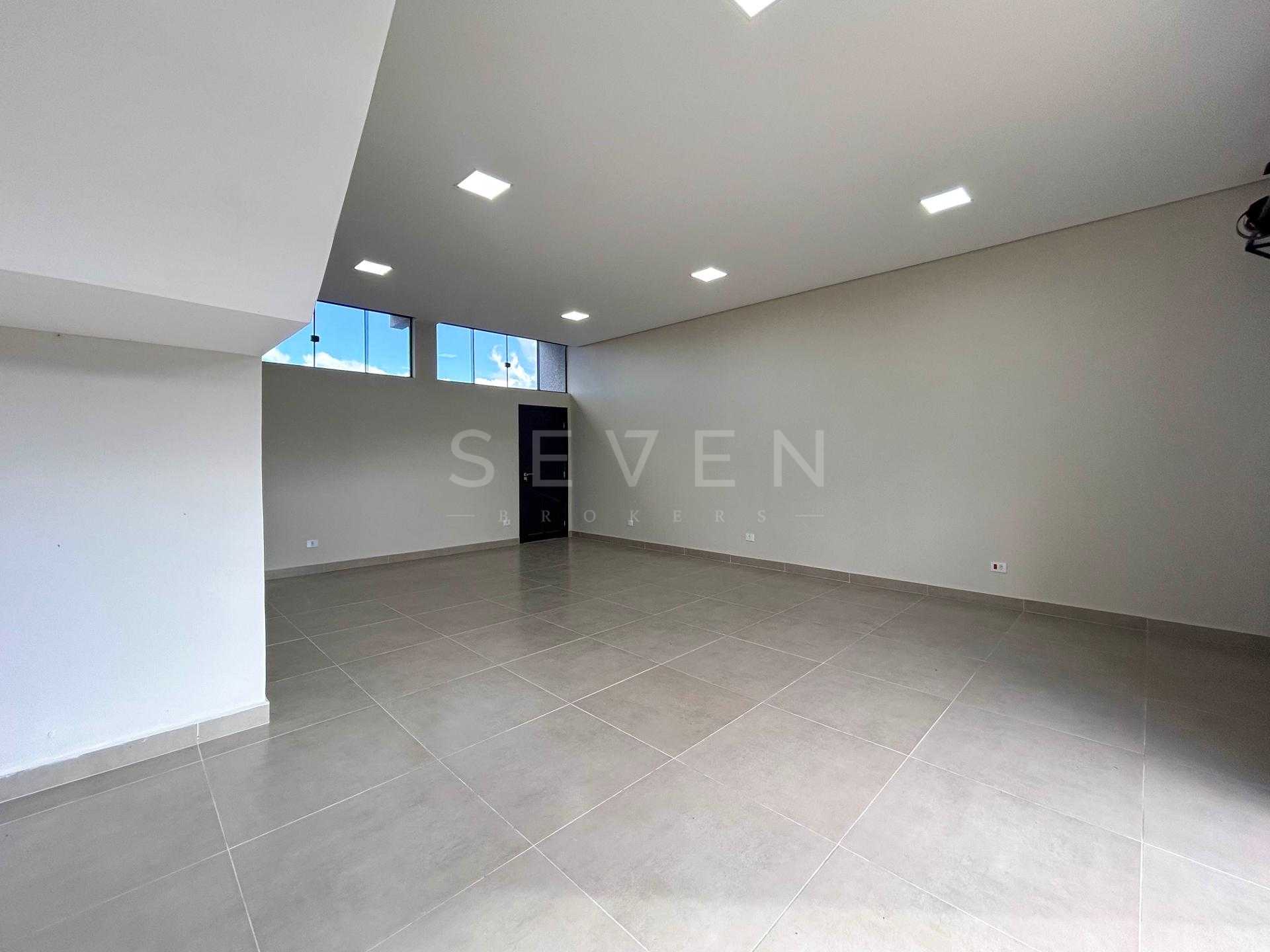 Triplex Novo com Área Comercial no Bairro Veneza em Fazenda Ri...