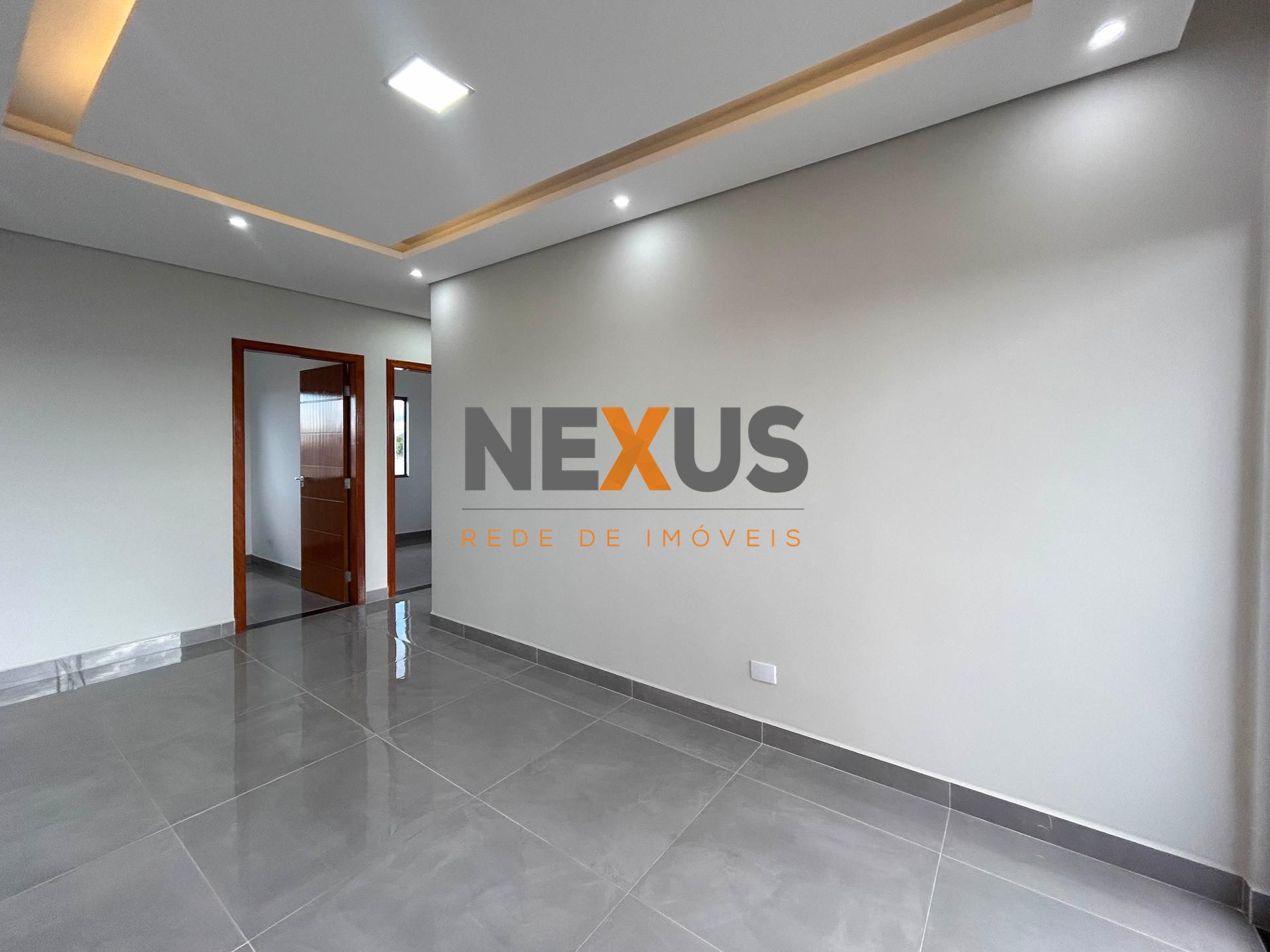Triplex Novo com Área Comercial no Bairro Veneza em Fazenda Ri...