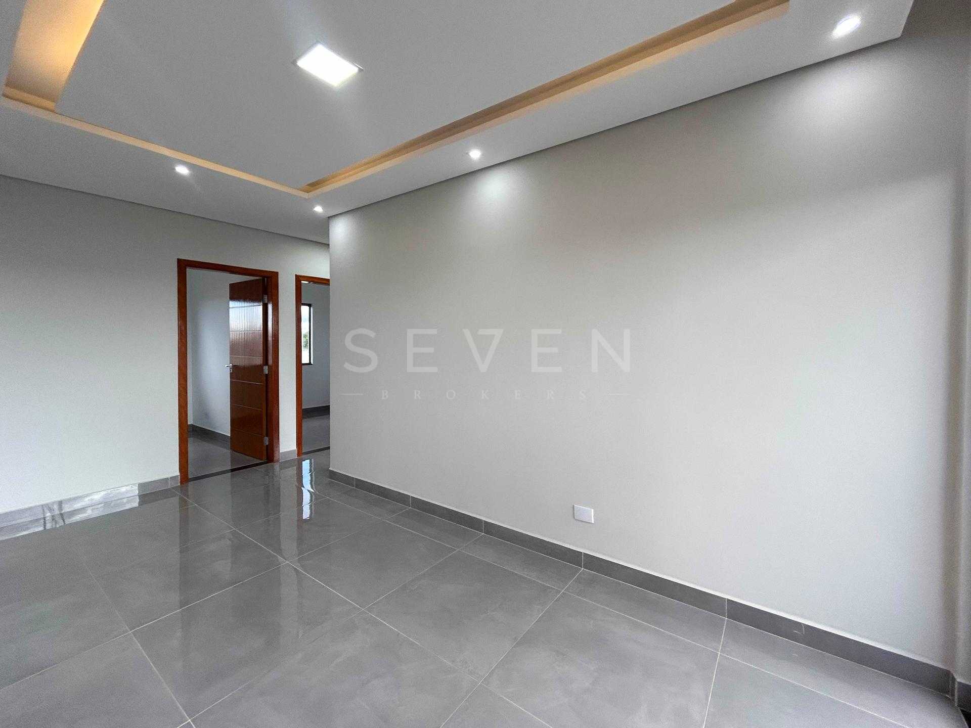 Triplex Novo com Área Comercial no Bairro Veneza em Fazenda Ri...