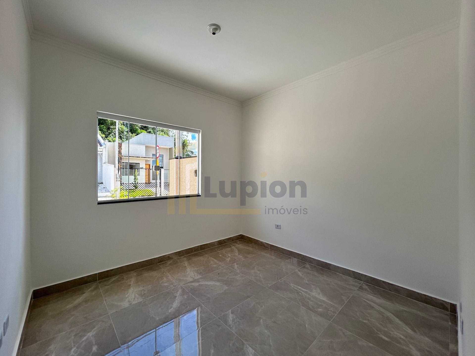 Casa 3 Quartos com Suíte em Condomínio no Gralha Azul - Fazend...