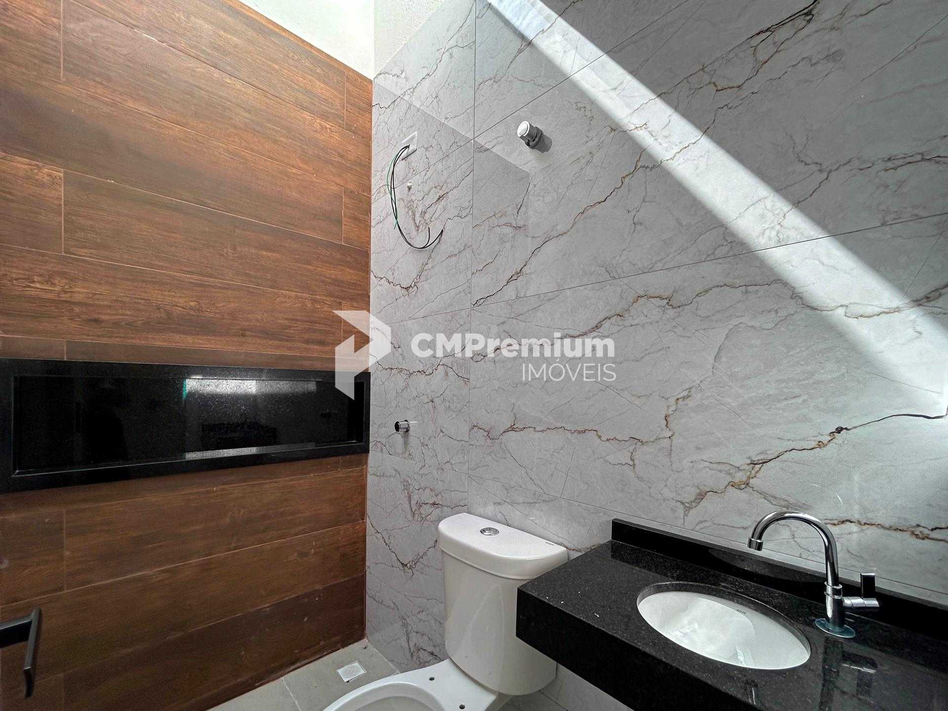 Casa 3 Quartos com Suíte em Condomínio no Gralha Azul - Fazend...