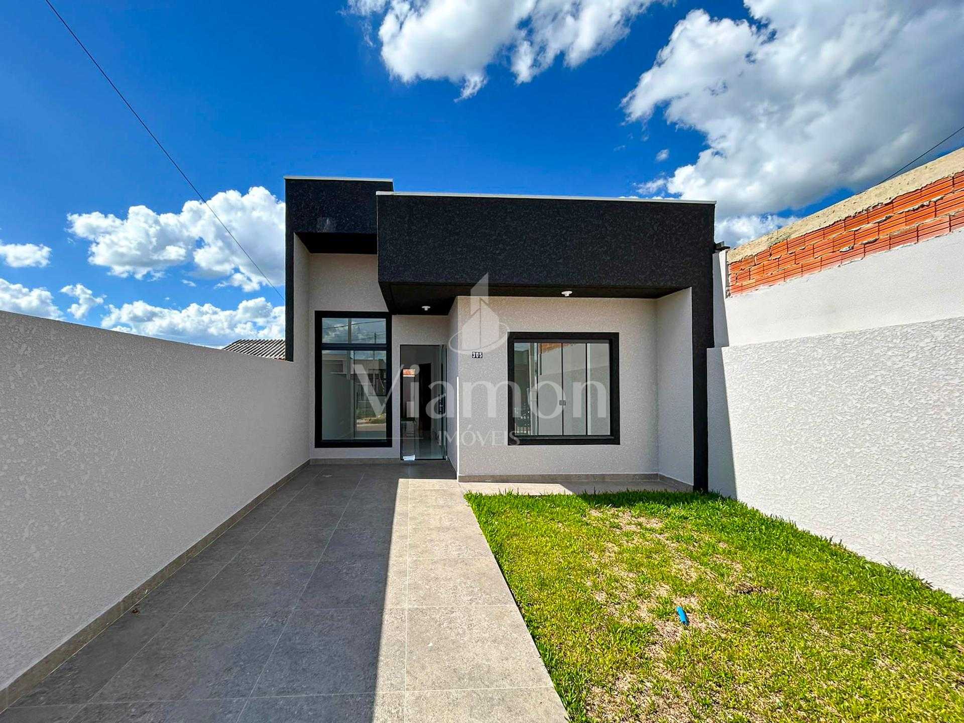 Casa com Área Gourmet no Bairro Estados  Fazenda Rio Grande