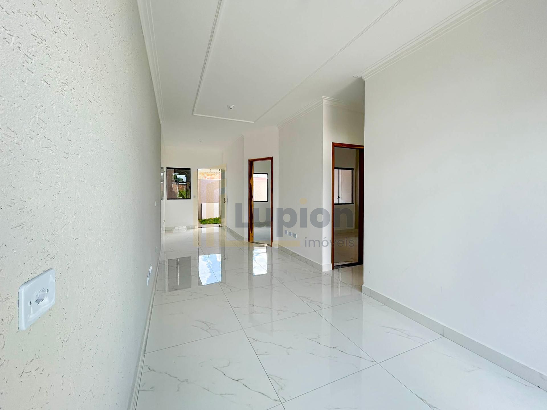 Casa com Área Gourmet no Bairro Estados  Fazenda Rio Grande