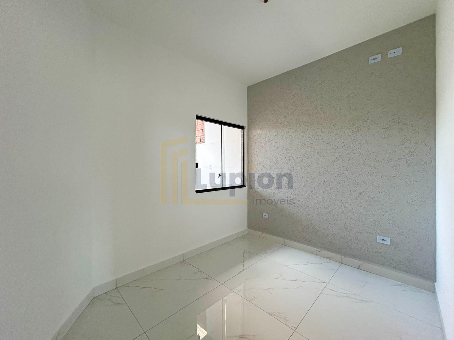 Casa com Área Gourmet no Bairro Estados  Fazenda Rio Grande