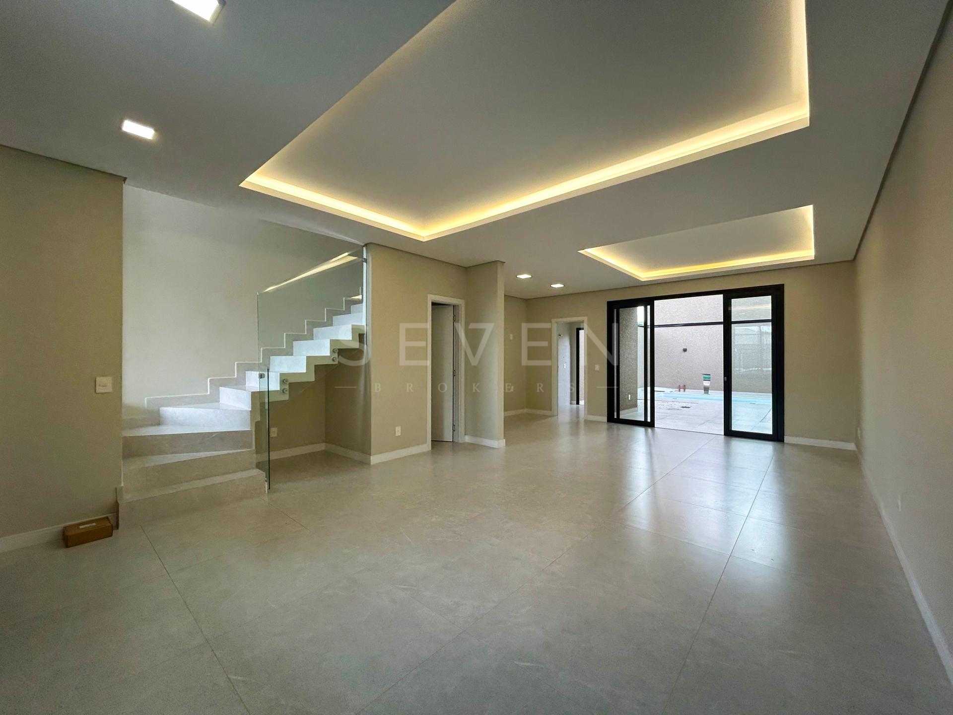Casa com Piscina e Área Gourmet no Bairro Eucaliptos - Fazenda...