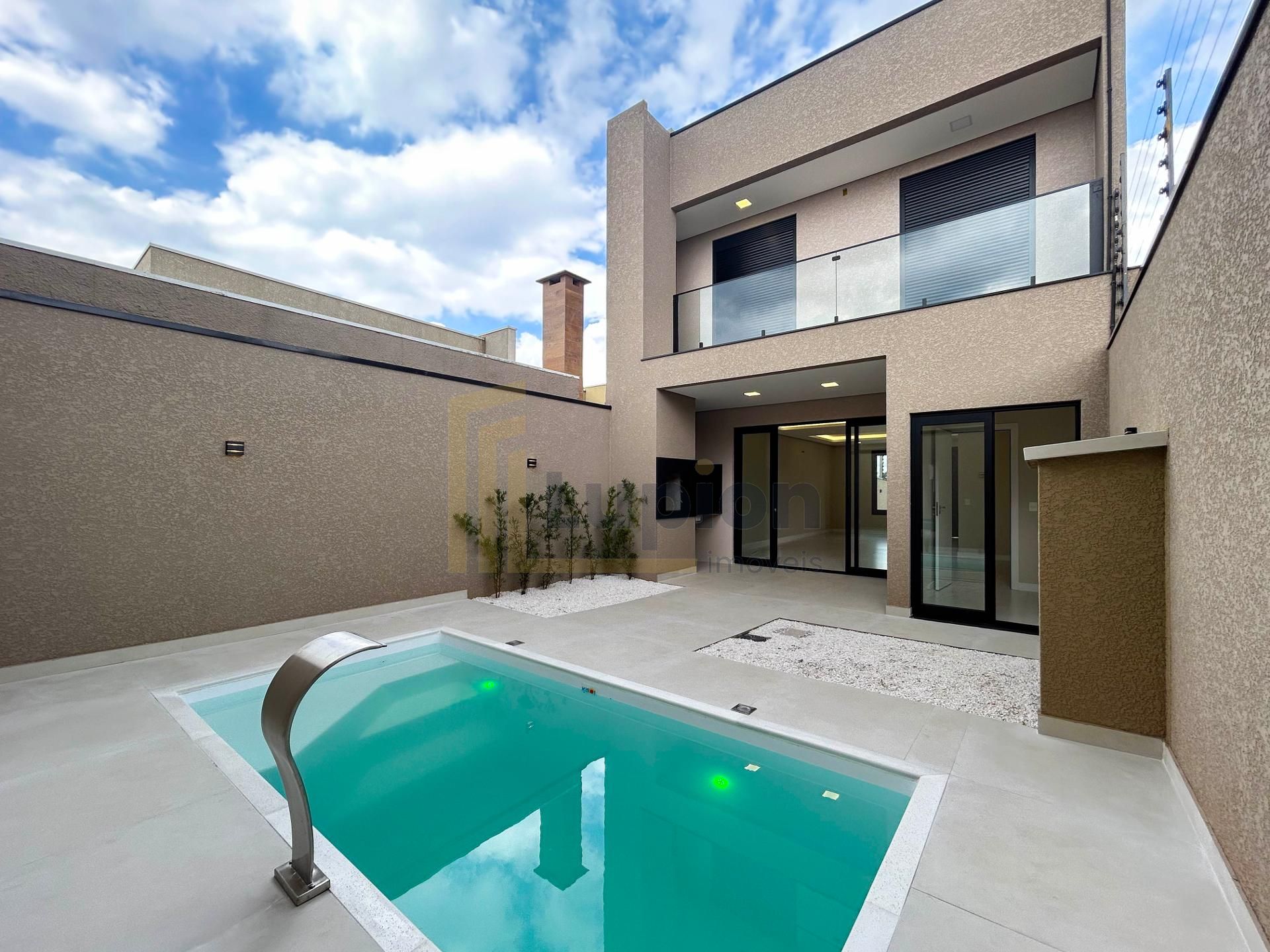 Casa com Piscina e Área Gourmet no Bairro Eucaliptos - Fazenda...