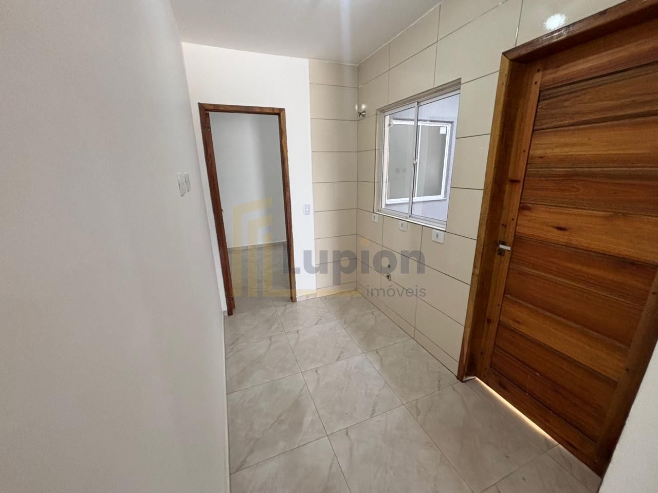 Casa 2 Quartos e terreno no Campo de Santana - Curitiba