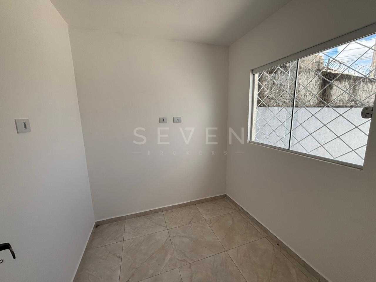 Casa 2 Quartos e terreno no Campo de Santana - Curitiba