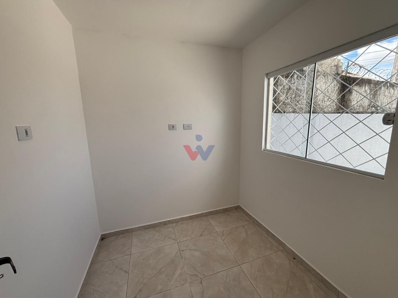 Casa 2 Quartos e terreno no Campo de Santana - Curitiba