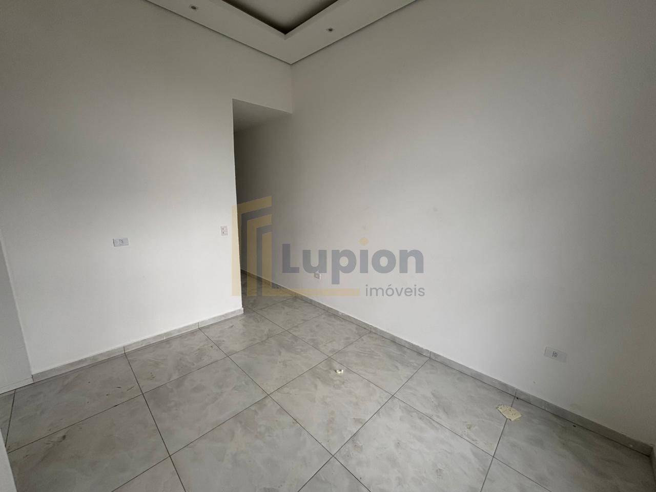 Casa 3 Quartos com Suíte e  Amplo Espaço no Iguaçu - Fazenda R...