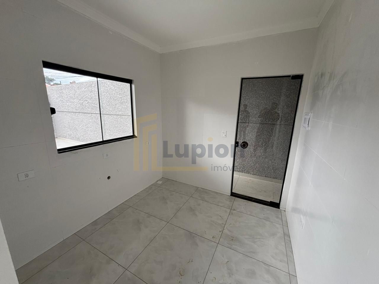 Casa 3 Quartos com Suíte e  Amplo Espaço no Iguaçu - Fazenda R...