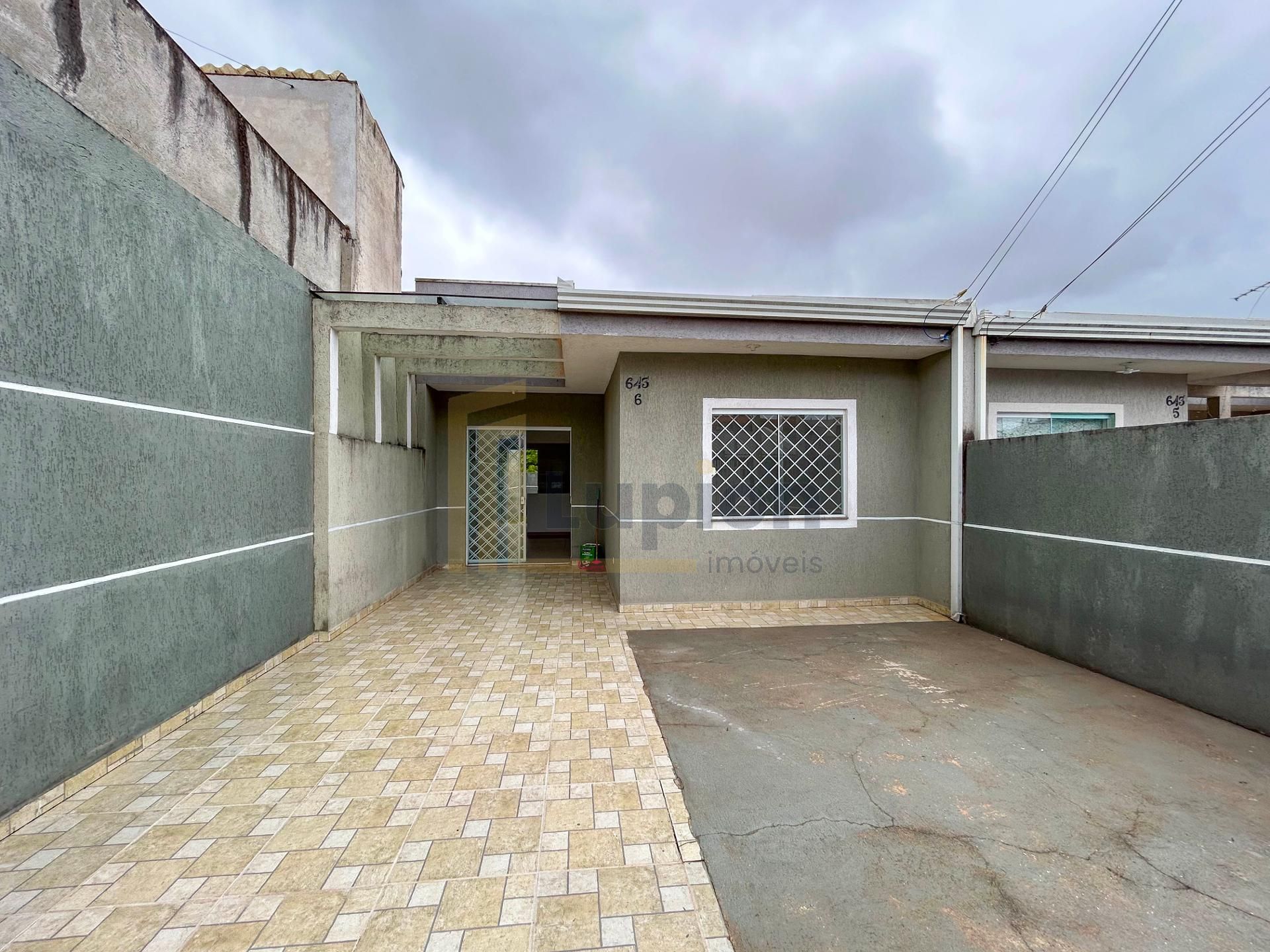 Casa 2 Quartos com Amplo Terreno no Gralha Azul - Fazenda Rio ...