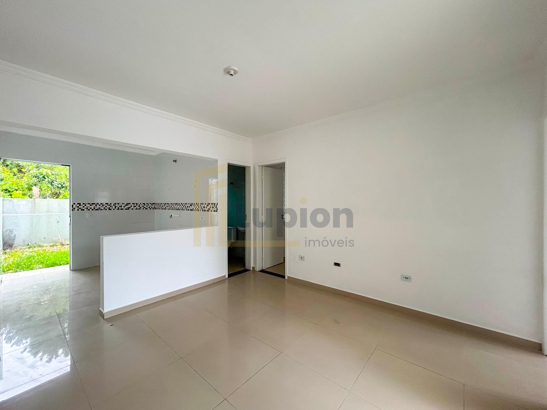 Casa 2 Quartos com Amplo Terreno no Gralha Azul - Fazenda Rio ...