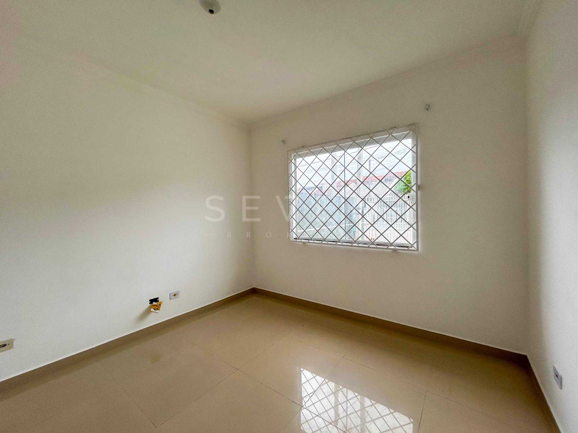 Casa 2 Quartos com Amplo Terreno no Gralha Azul - Fazenda Rio ...