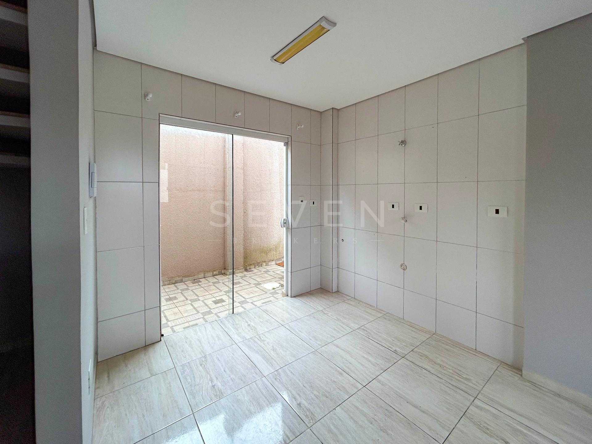 Sobrado de Esquina 3 Quartos com Acesso à Av. Brasil - Fazenda...