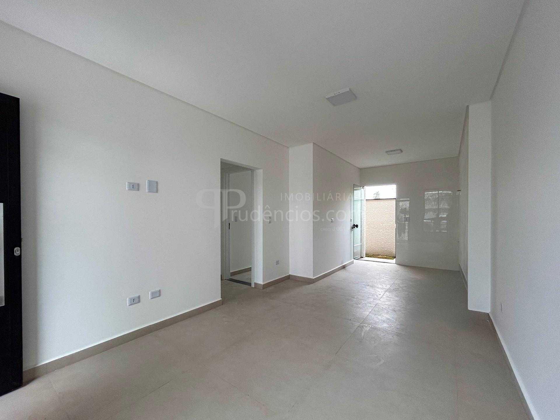 Casa 3 Quartos com Churrasqueira no Gralha Azul - Fazenda Rio ...