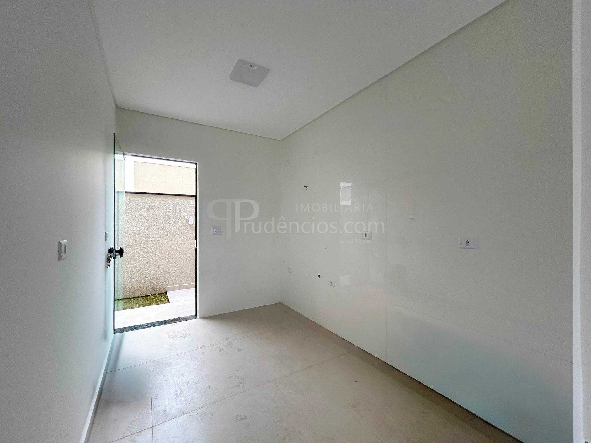 Casa 3 Quartos com Churrasqueira no Gralha Azul - Fazenda Rio ...