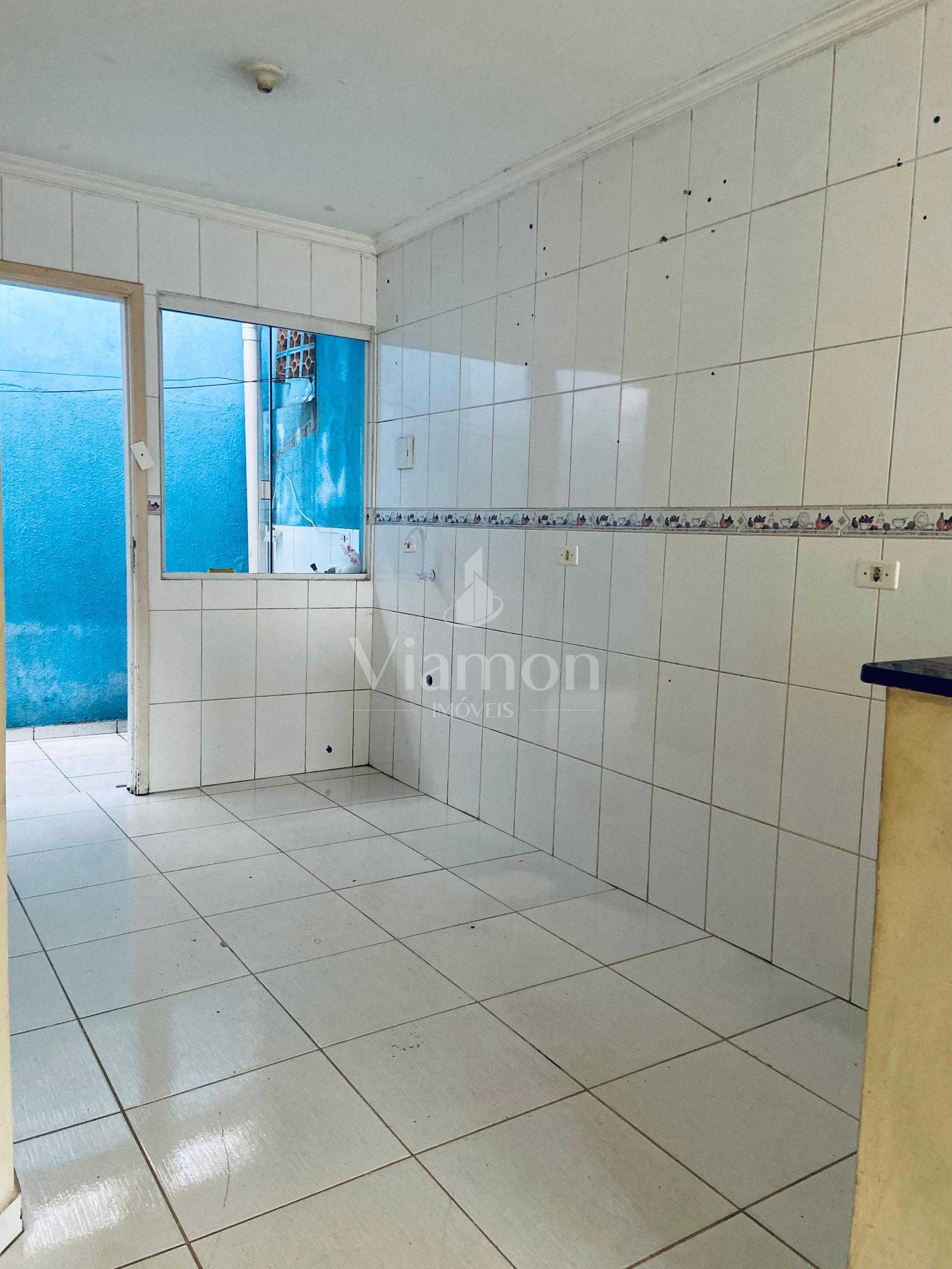 Casa 2 Quartos com Garagem para 2 Carros no Bairro Iguaçu - Fa...