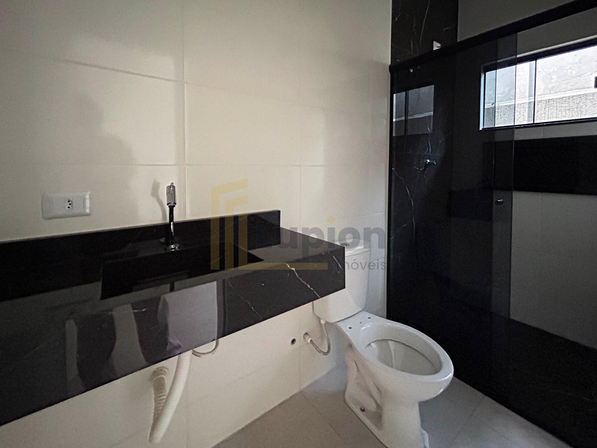 Casa 3 Quartos com Suíte e Área Gourmet no Bairro Iguaçu - Faz...