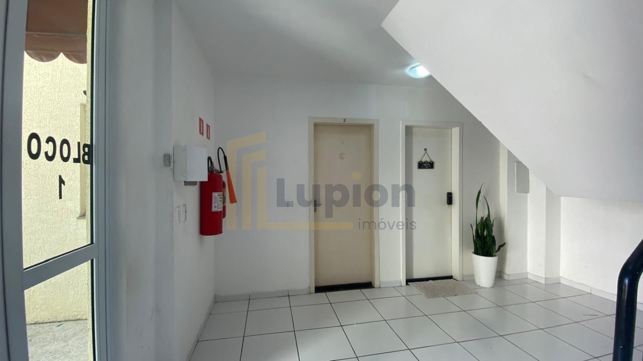 Apartamento Térreo 2 Quartos com Vaga no Bairro Pioneiros