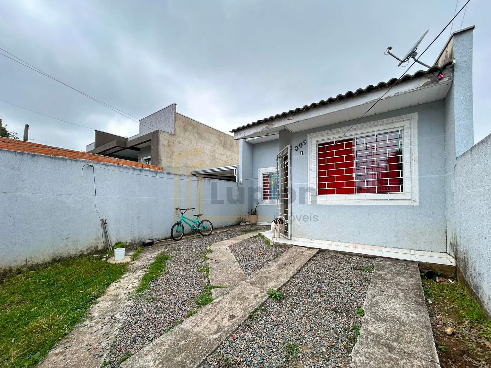 Casa 2 Quartos com Garagem para 2 Carros no Bairro Iguaçu - Fa...