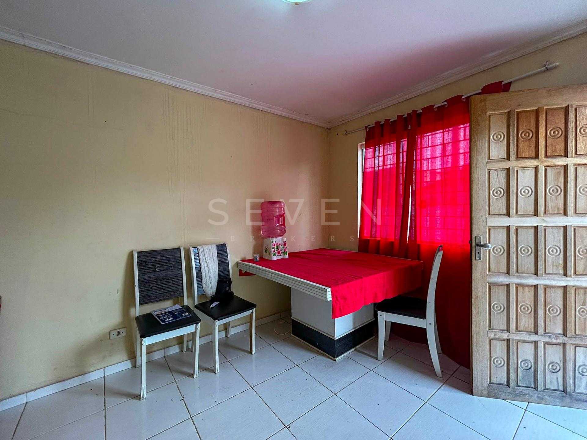 Casa 2 Quartos com Garagem para 2 Carros no Bairro Iguaçu - Fa...