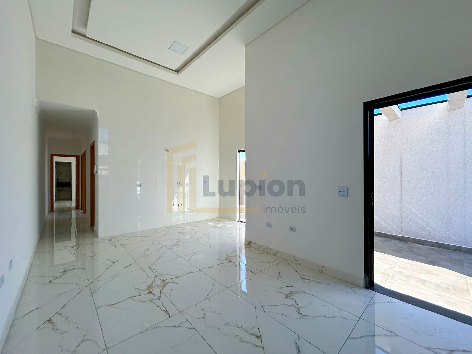 Casa com 3 Quartos, Suíte, Piscina e Área Gourmet no Bairro Na...