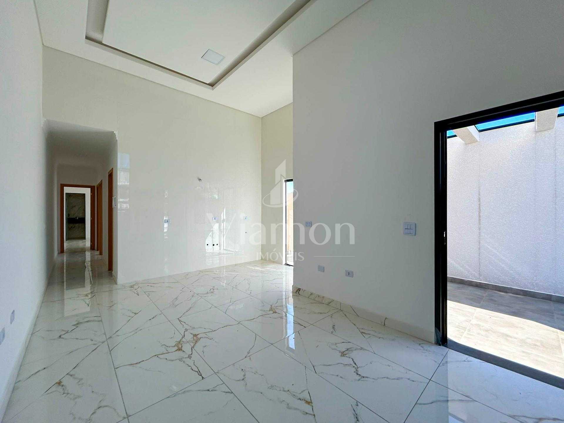 Casa com 3 Quartos, Suíte, Piscina e Área Gourmet no Bairro Na...