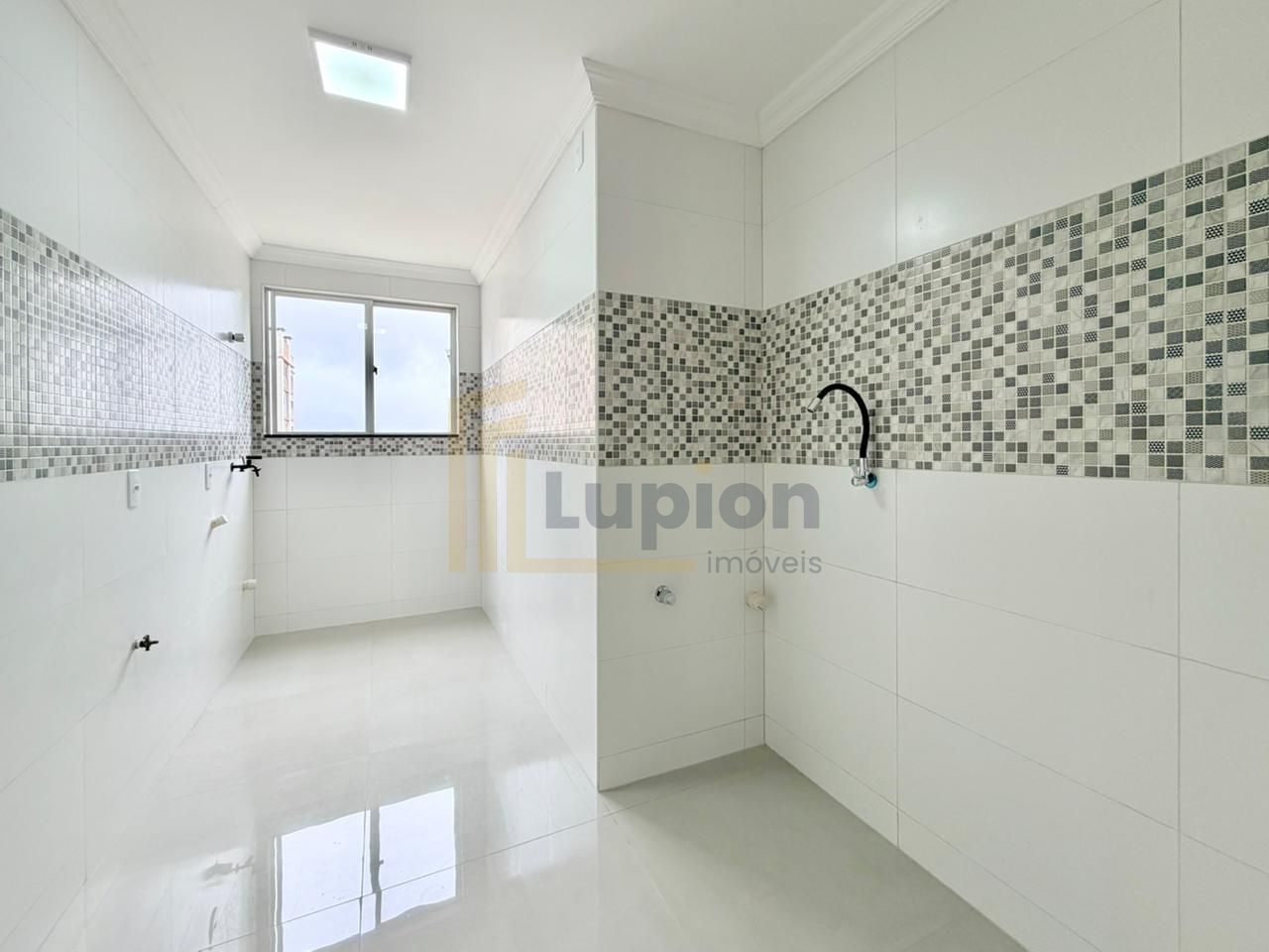 Apartamento 2 Quartos no Último Andar com Vaga  Colônia Rio Gr...