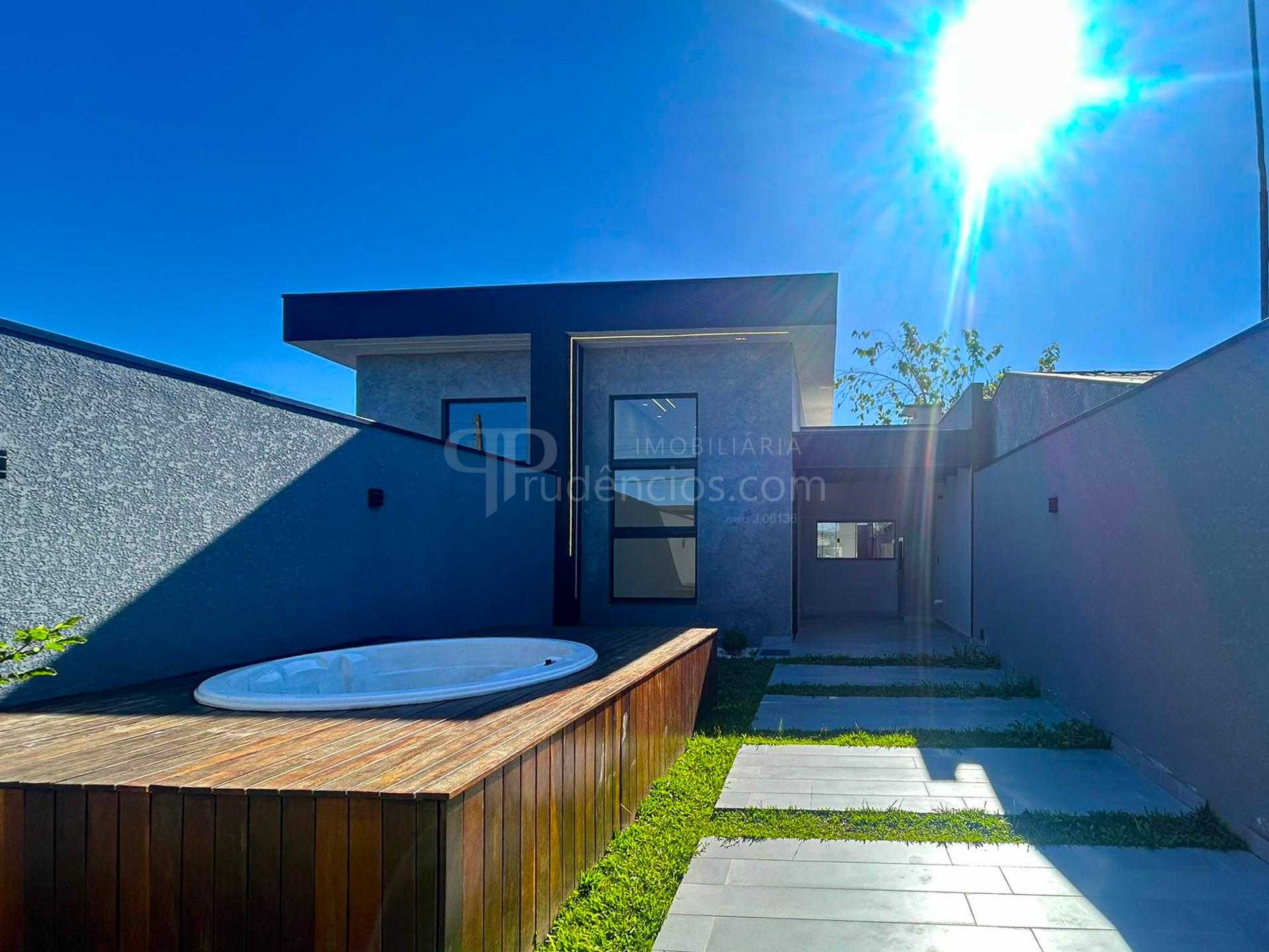 Casa com 3 Quartos, Suíte e Terreno Amplo no Bairro Nações - F...