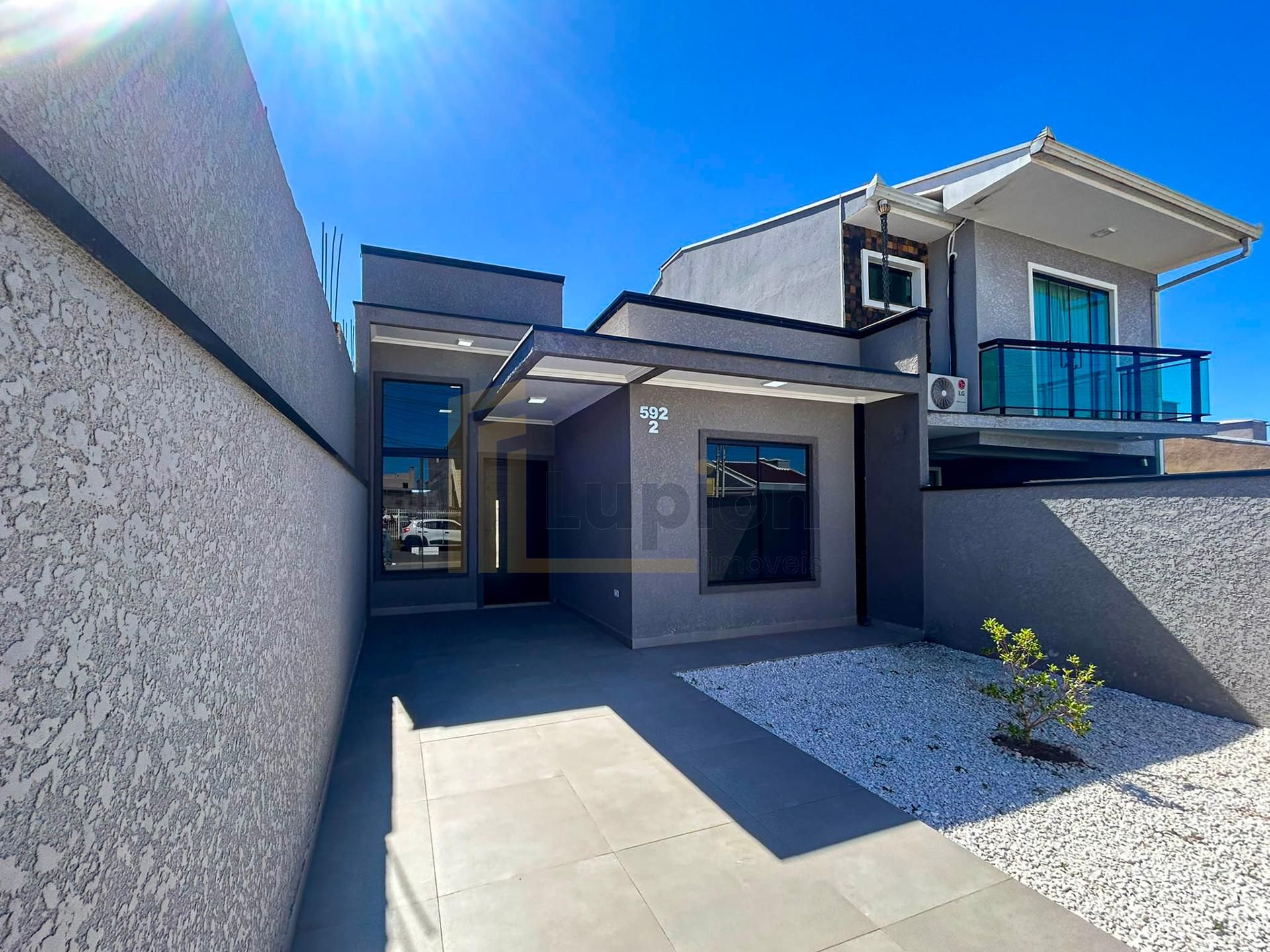 Casa Moderna com 3 Quartos, Suíte e Área Gourmet no Eucaliptos